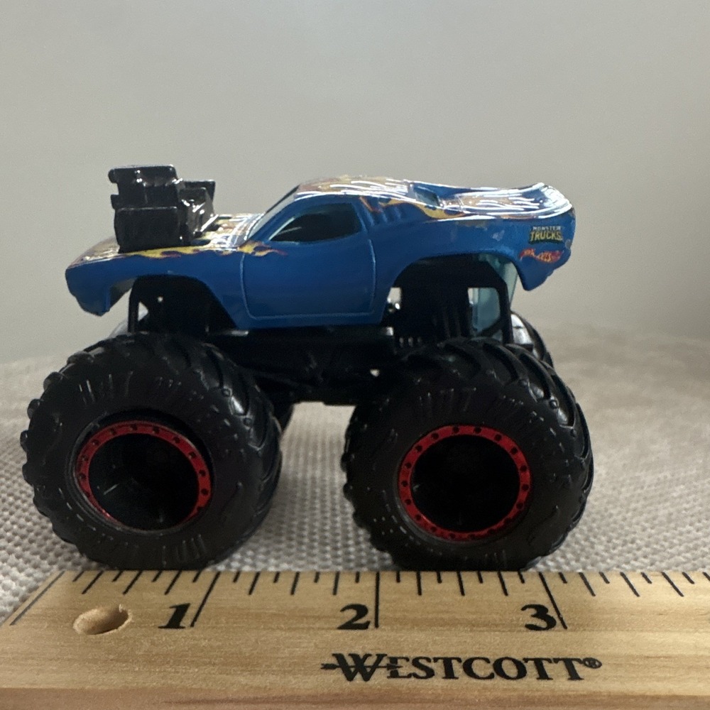 Hot Wheels Rodger Dodger Blue Monster Truck Fan Favorites Die-Cast 1:64